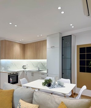 Interior - Sea Breeze - Panoramic View & Pool (Sarandë)