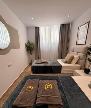 2 bedrooms, WiFi - Summer Waves - Panoramic View & Pool (Sarandë)