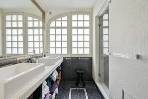 Bathroom - NEW: Stunning Penthouse with private Terrace (Paris)