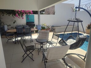 Outdoor dining - House 3 Ch. 3 SdeB Swimming pool Personal and WiFi fiber LA SOMONE Senegal (Somone)