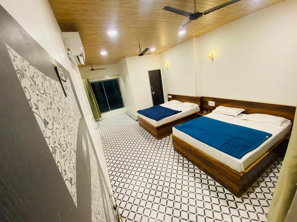 Family Room, Balcony, Mountain View | In-room safe, laptop workspace, blackout drapes, soundproofing