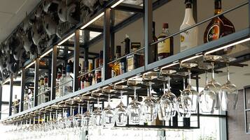 Bar (in der Unterkunft)