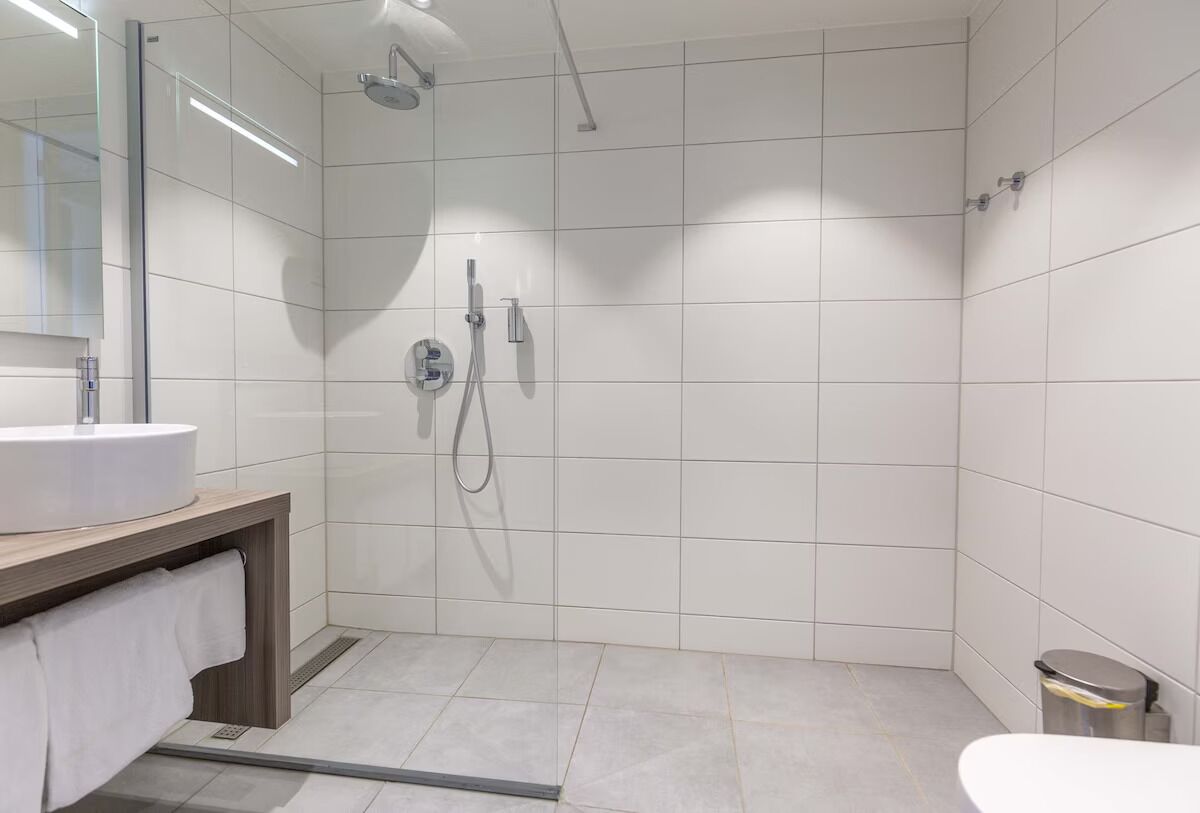 Hair dryer, towels