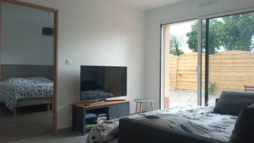 1 bedroom, iron/ironing board, Internet, bed sheets