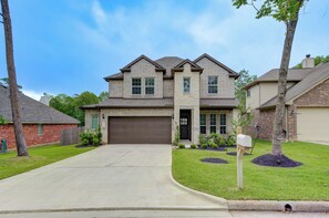 Exterior - Sleeps 18 5BR Walden Home Near Lake Conroe & Margaritaville (Montgomery)