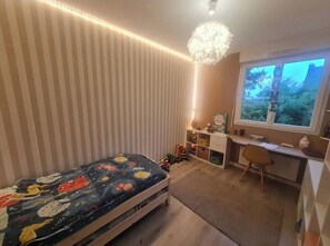 3 bedrooms, iron/ironing board, WiFi, bed sheets - House with swimming pool and gym. The perfect family vacation (Guidel)