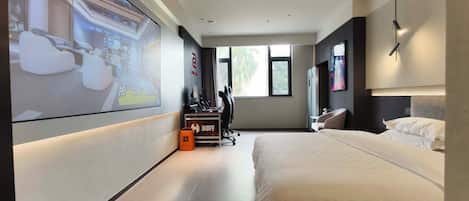 Design Double Room | Individually decorated, individually furnished, desk, blackout curtains