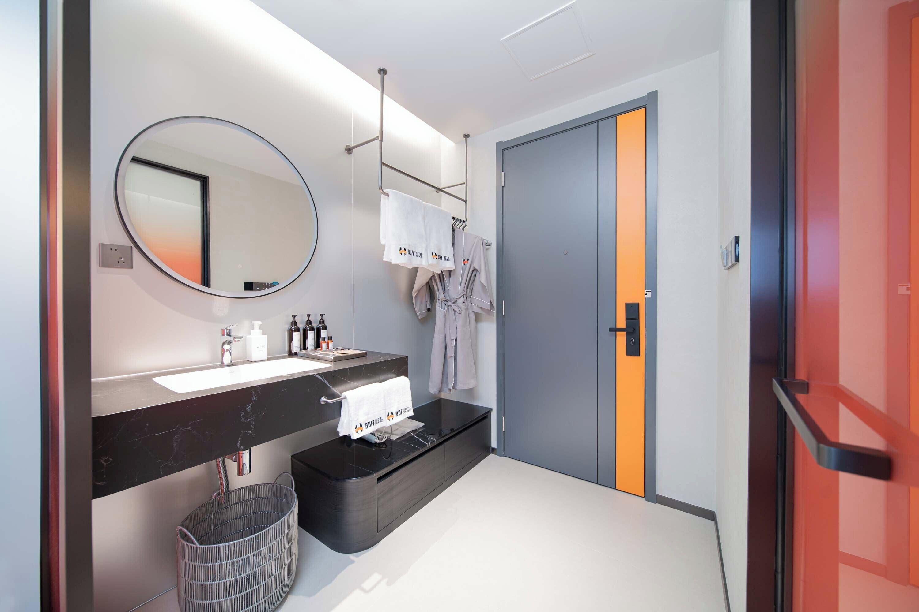 Kamar Twin Elite | Kamar mandi | Shower, perlengkapan mandi gratis, pengering rambut, dan sandal