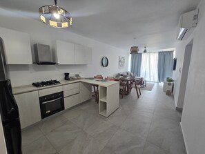 Private kitchen - Spacious 2 Bedroom, 2 Bath Condo with Poolside View-Punta Cana (Punta Cana)