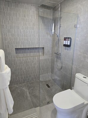 Hair dryer, towels, soap, toilet paper - Spacious 2 Bedroom, 2 Bath Condo with Poolside View-Punta Cana (Punta Cana)