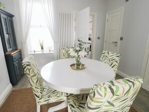 Dining - Bryn Y Mor (Beaumaris)