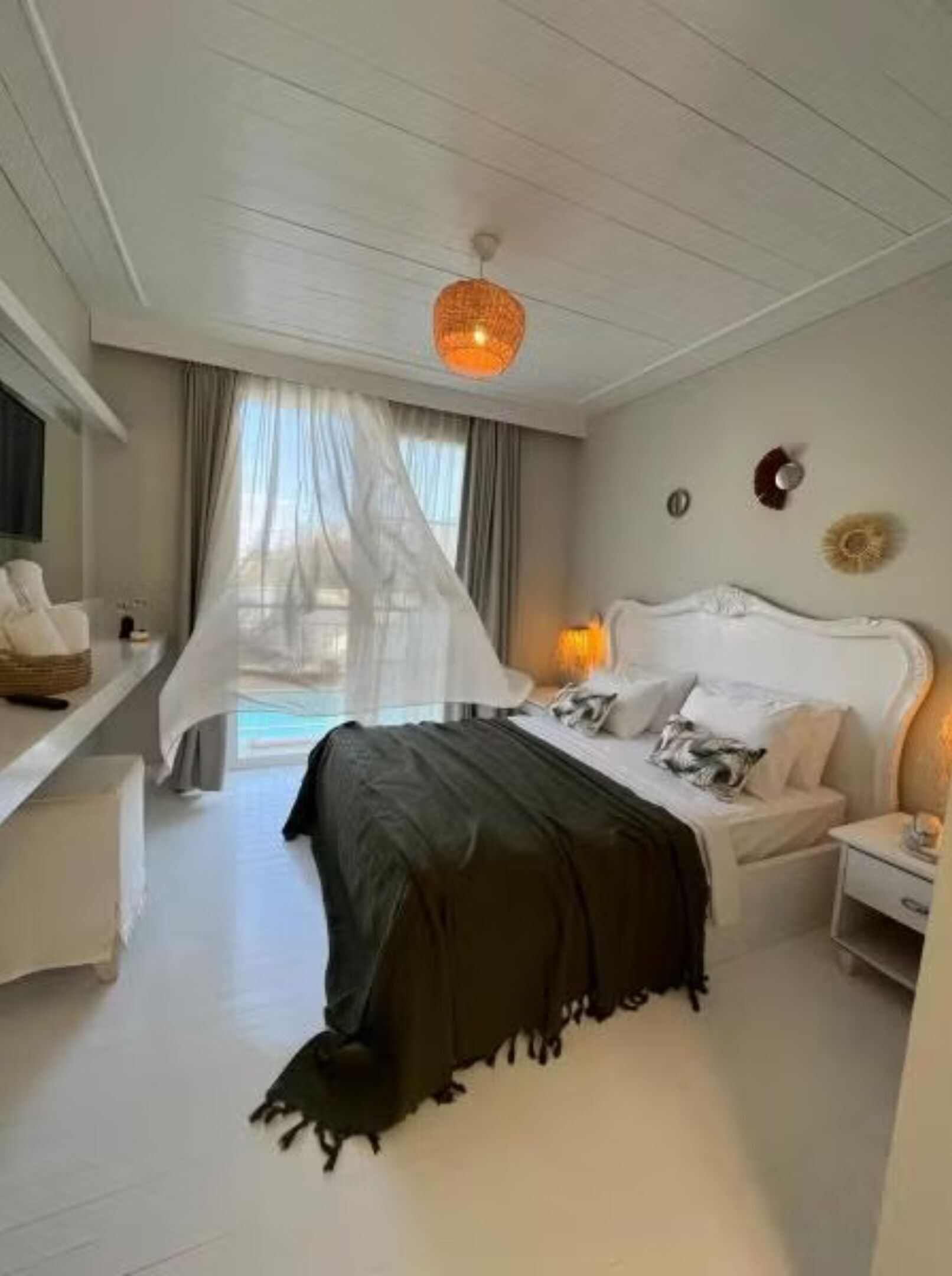 Deluxe Room, Pool View