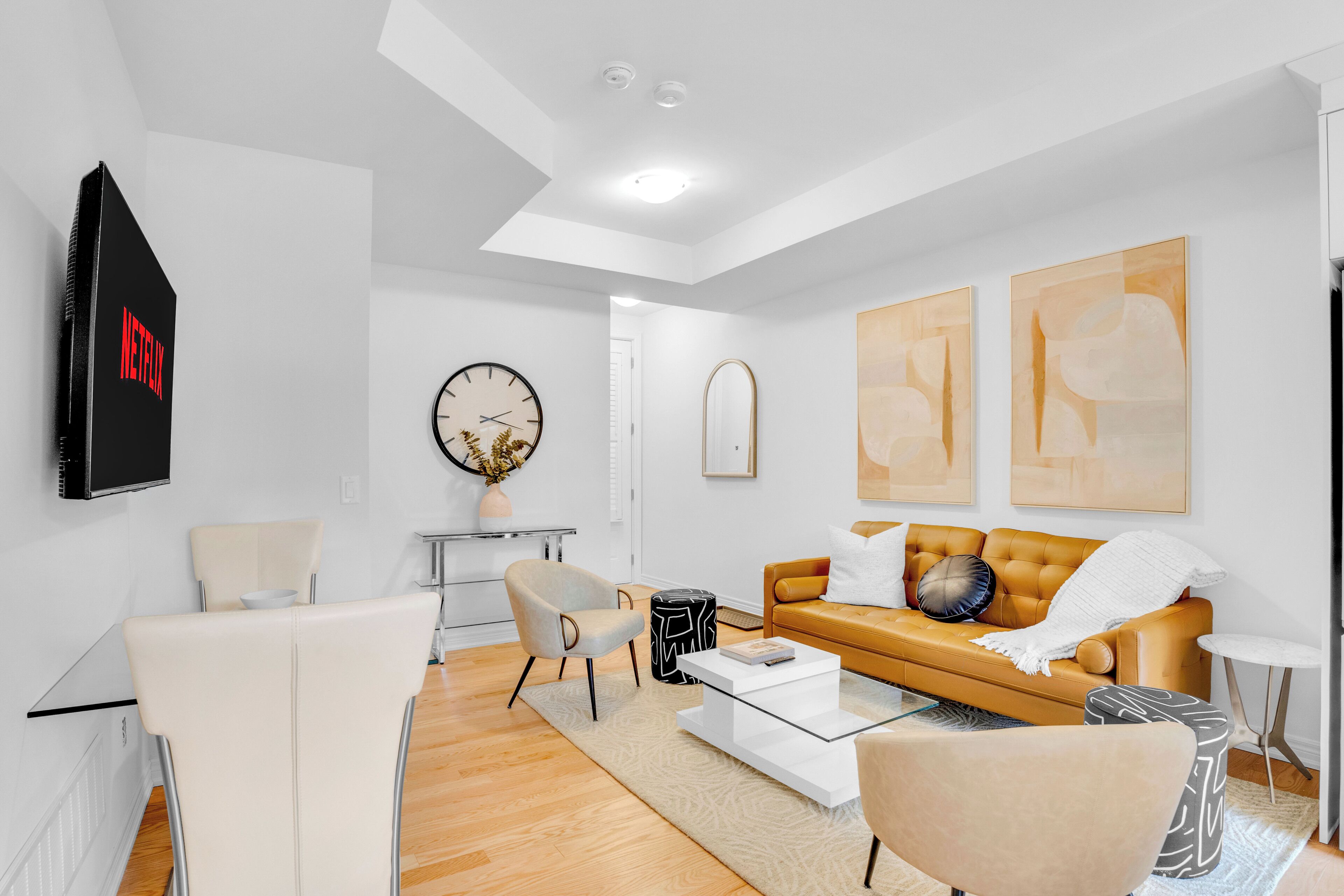 Stylish 2-bed Oakville Home With Free Parking + Wifi - Oakville