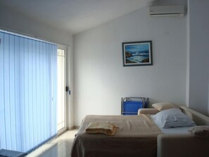 Room - Appartement in Zečevo Rogozničko mit Großem Balkon by Interhome (Podorljak)