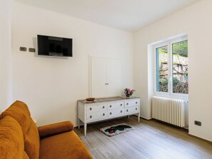 Living area - Stunning private villa for 7 guests with WIFI, patio and panoramic view (Rossi)