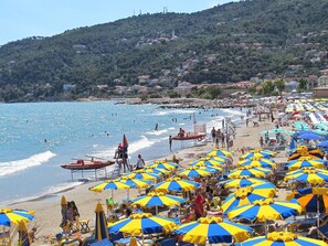 Beach - Stunning private villa for 7 guests with WIFI, patio and panoramic view (Rossi)