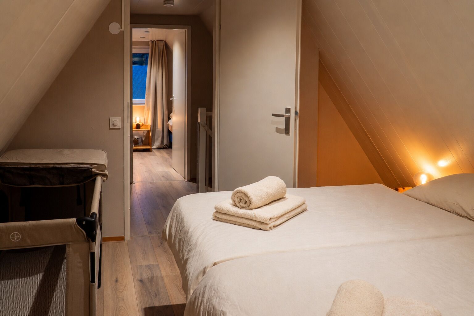 3 chambres, lit parapluie, Wi-Fi gratuit, draps fournis