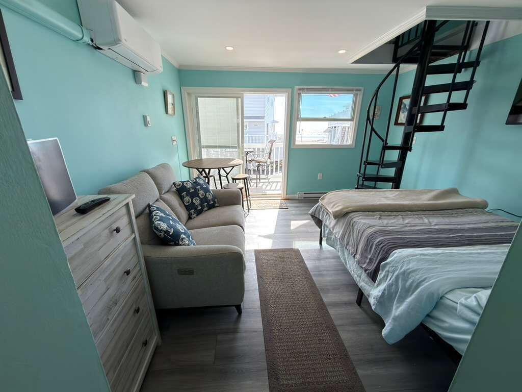 Oceanview Condo W/a Loft Retreat - Steps To The Beach! - Long Sands Beach, ME
