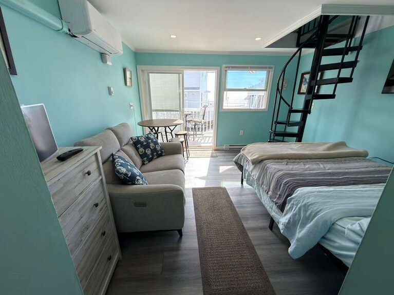 Oceanview Condo W/a Loft Retreat - Steps To The Beach! - Long Sands Beach, ME