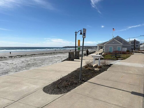 Oceanview Condo W/a Loft Retreat - Steps to the Beach!