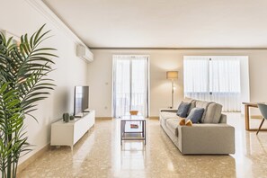 TV - Superlative 3BR in the Heart of Sliema (Sliema)