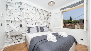 5 bedrooms