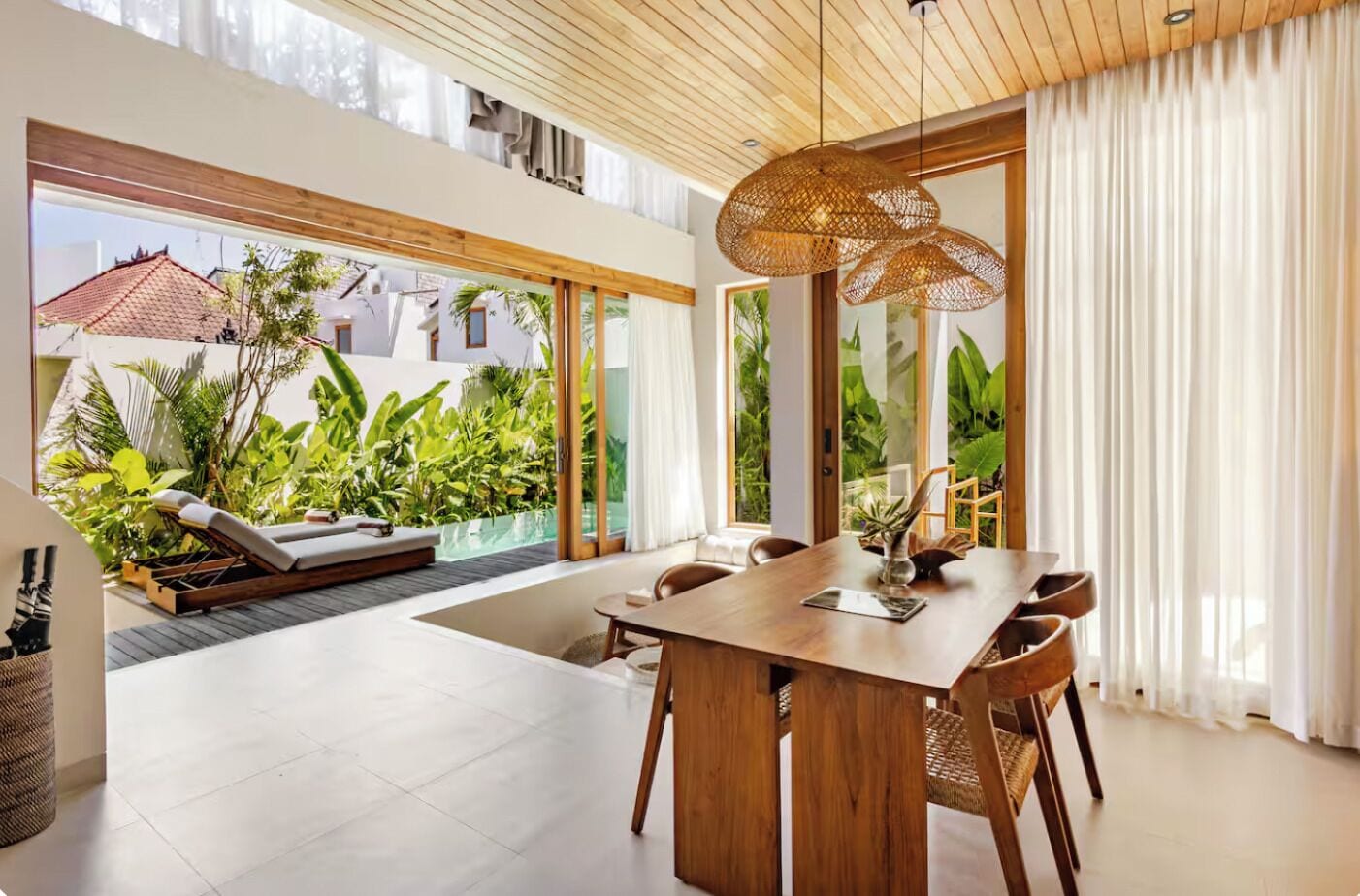 Deluxe Villa, Pool View | Private kitchen