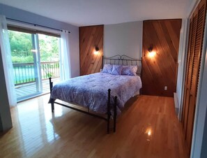 Room - Vrbo Property (Saint-Gabriel-de-Valcartier)