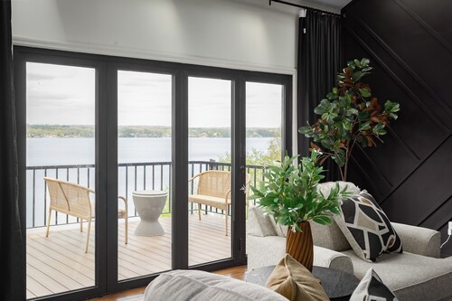 Amazing 6-bedroom Enchanted Horizons house with AC in cool Muscle Shoals