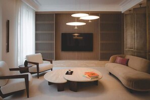 TV, offices - Luxury Apartment 3BR in Paris (Paris)