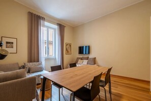 Dining - A bright and welcoming 70 square meters apartment, perfect for three people, located on the third floor of a period building with an elevator (NOT accessible to disabled guests).The property is located in an extremely quiet and convenient area for explor (Rome)