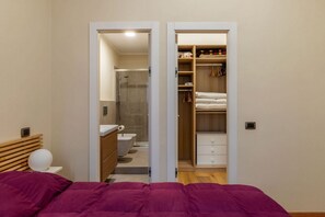 2 bedrooms, iron/ironing board - A bright and welcoming 70 square meters apartment, perfect for three people, located on the third floor of a period building with an elevator (NOT accessible to disabled guests).The property is located in an extremely quiet and convenient area for explor (Rome)