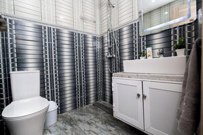 Towels, toilet paper - Chic Designer Apartment with Pool Access (Agadir)