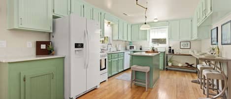 Microwave, oven, stovetop, dishwasher