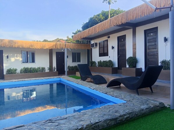 Pool - Room-comfortable Hostel Bunk Bed at V Ho (Puerto Galera)