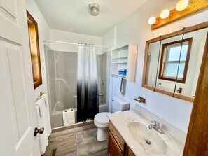 Hair dryer, towels - The Residence at Duck Harbor (Rockaway Beach)