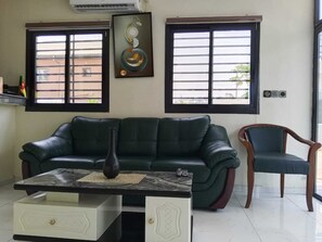 Living area - HOTEL NJENKA (Yaoundé)