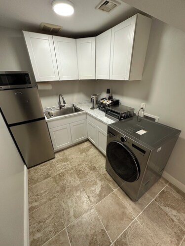 Serene 1-bedroom house with AC in friendly Yonkers
