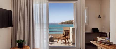 Luxury Suite, Sea View | Living area