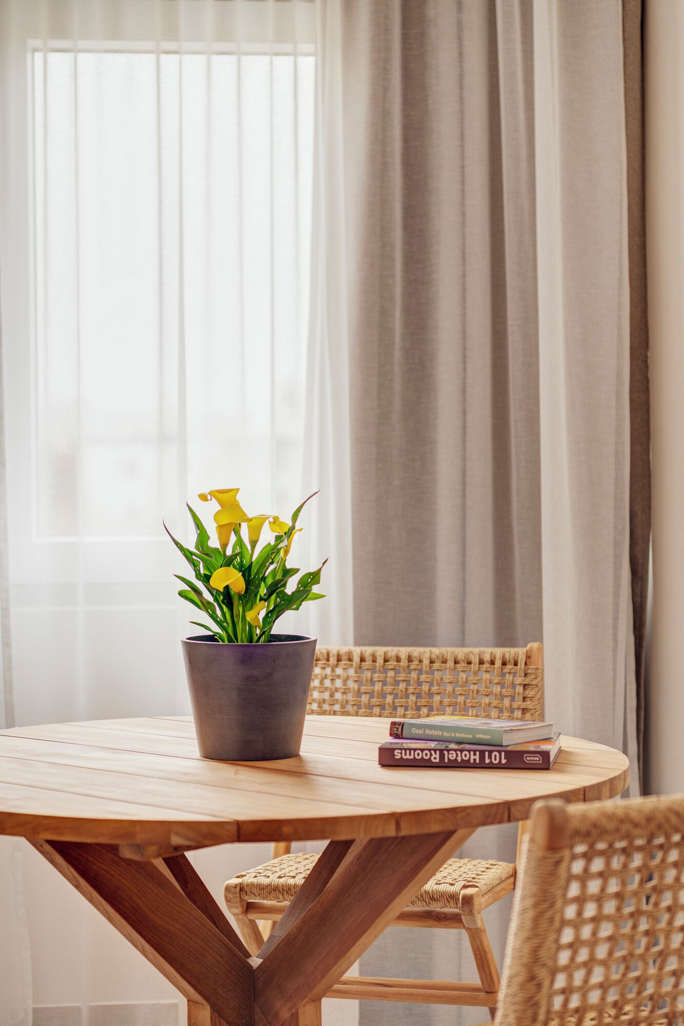 Premium Suite, Garden View | Dining