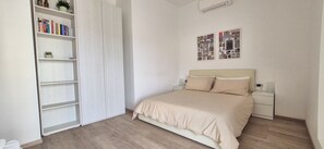 3 bedrooms, Internet, bed sheets - 3BR Apartment with 3 Private Bathrooms near Vatican (Roma)