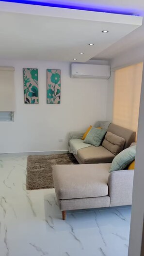 Smart TV - Beautiful house minutes from airport and beach (Carolina)