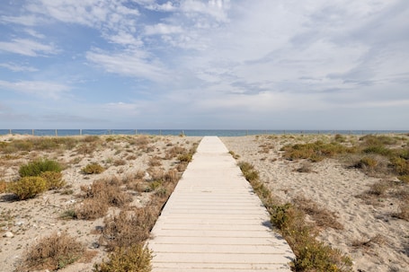 Beach nearby. Apartment 'Costa Linda 108' with Sea View, Shared Pool and Wi-Fi