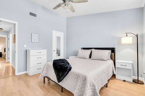 3 bedrooms, WiFi, bed sheets - Southside Family Oasis | Pool, Grill & Board Games (Tucson)