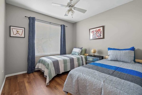 3 habitaciones, tabla de planchar con plancha, cuna de viaje y wifi 