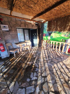 Kamar Klasik, pemandangan laut | Tempat makan outdoor