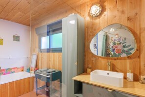 Shower, towels
