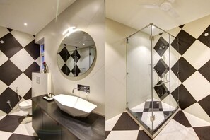 FamilieTwin kamer, uitzicht op stad | Badkamer