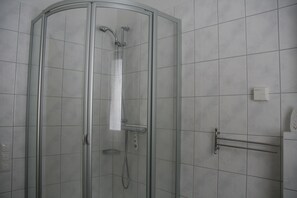 Bathroom - Bungalow Near Eifel Ski Lift (Gerolstein)