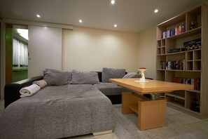 Interior - Holiday Home 'Family House with Huge Garden' with Sauna, Terrace and Wi-Fi (Jessen (Elster))